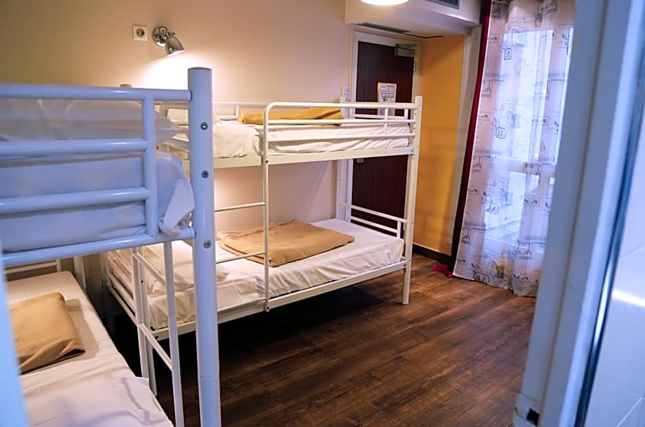 Photo 1 of 5 of 1 Person in 4-Bed Dormitory - Mixed