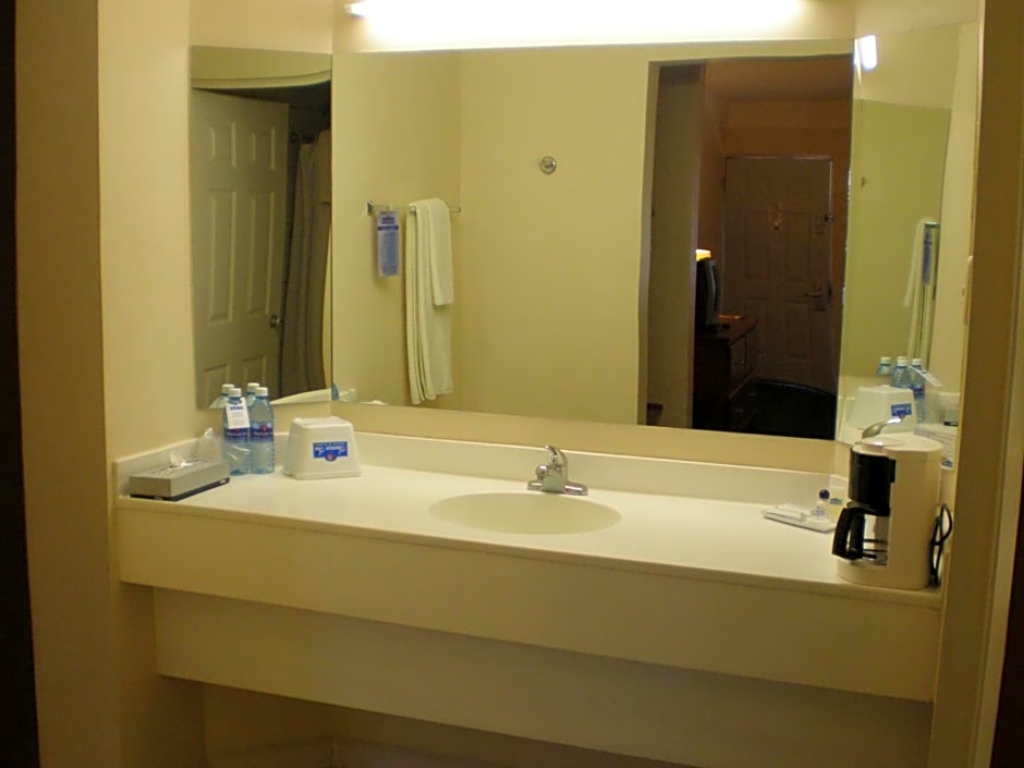 American Inn Hotel & Suites Parral