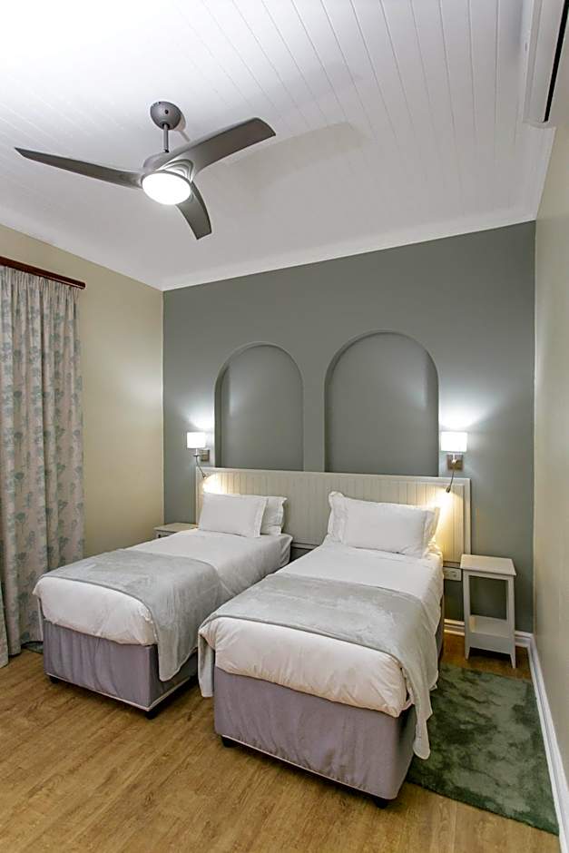 Queen's Hotel by BON Hotels