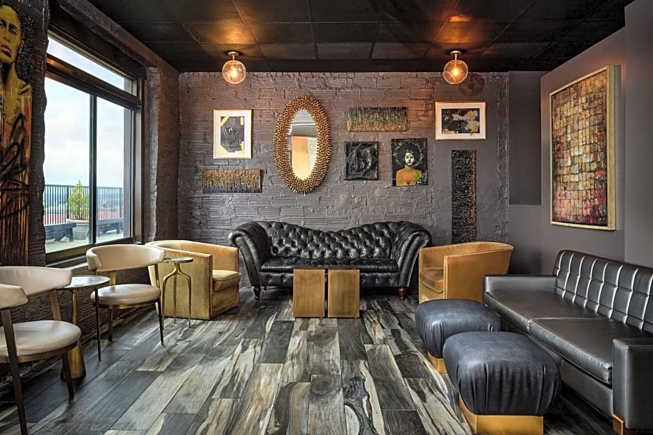Redmont Hotel Birmingham, Curio Collection by Hilton