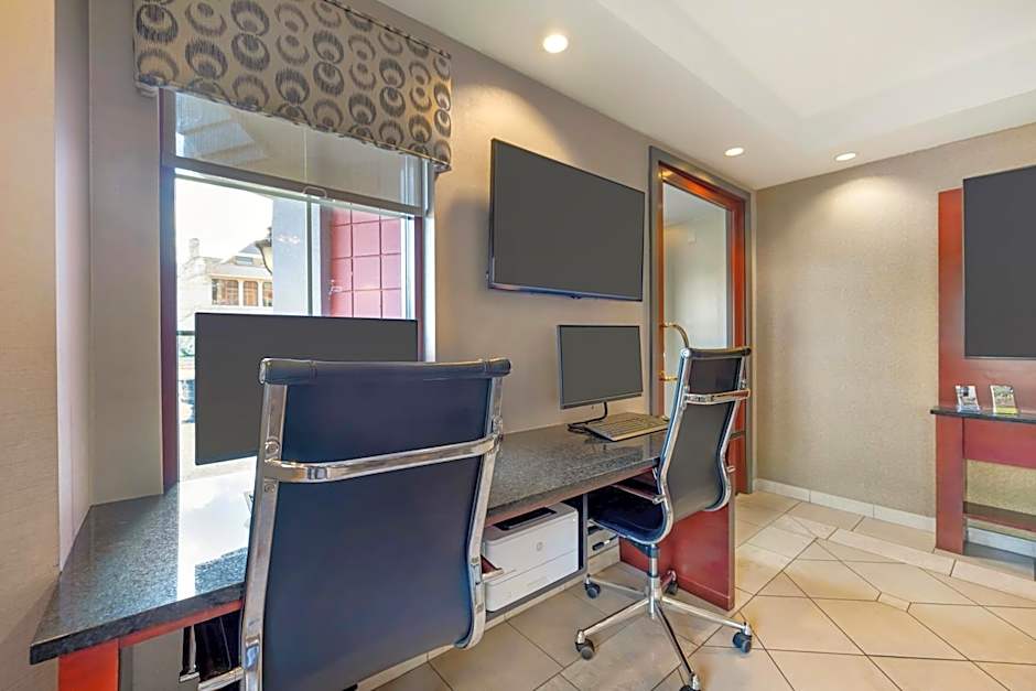 Best Western On The Avenue