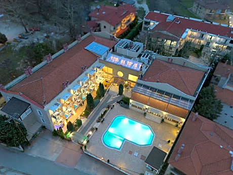 4 Epoxes Hotel Spa