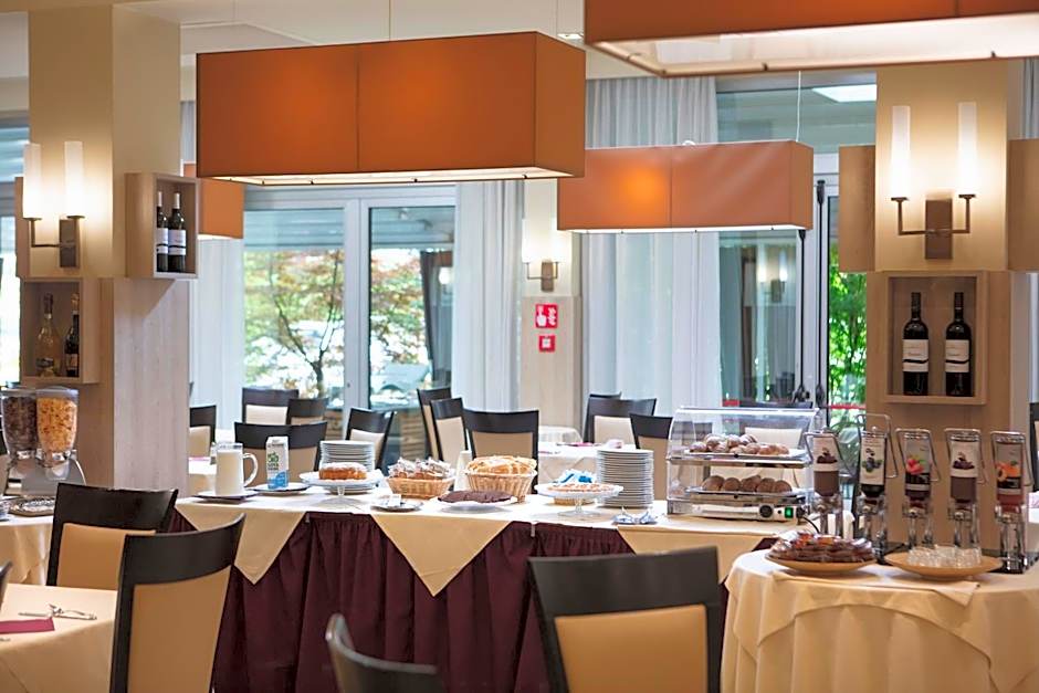 Smart Hotel Holiday