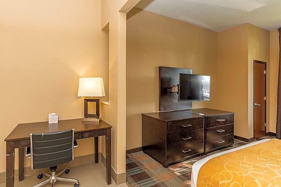 Comfort Suites Houston West at Clay Road