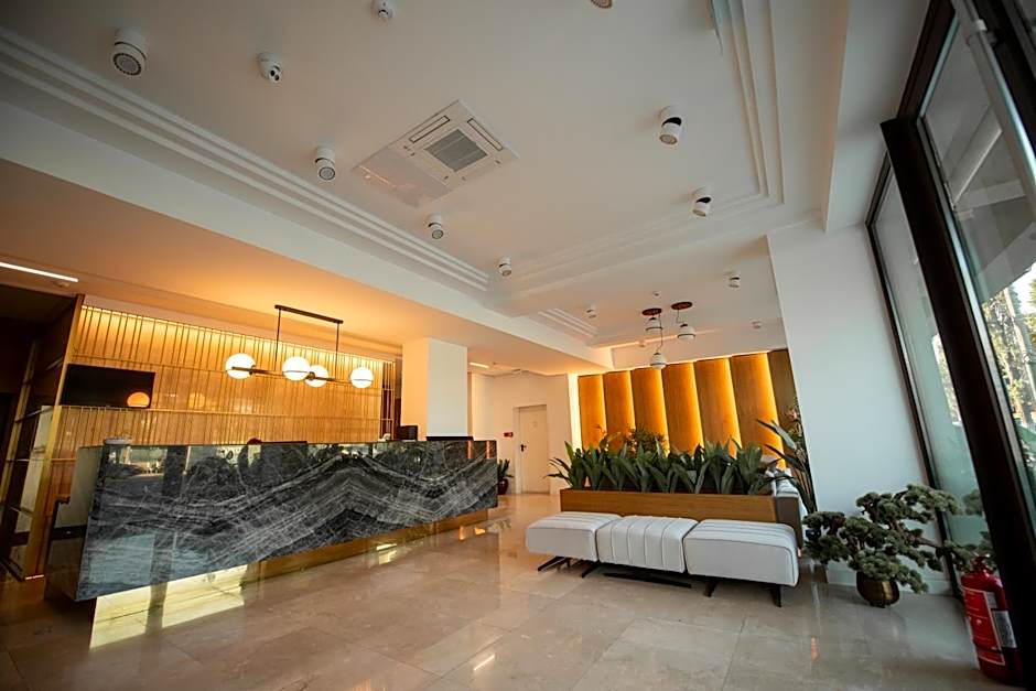 Solid Magic Apart Hotel