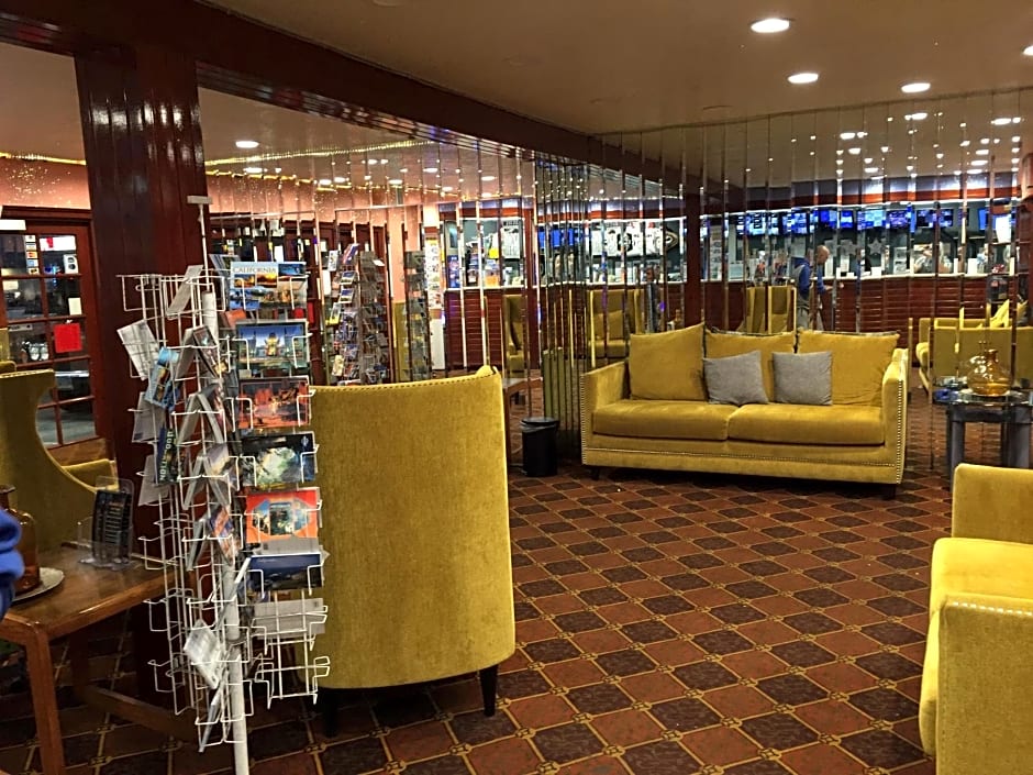 Tradewinds Airport Hotel