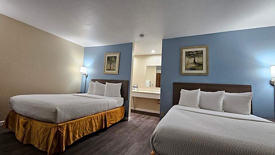 Travelodge by Wyndham Wenatchee