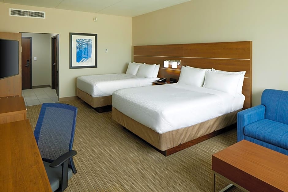 Holiday Inn Express and Suites Cincinnati North Liberty Way