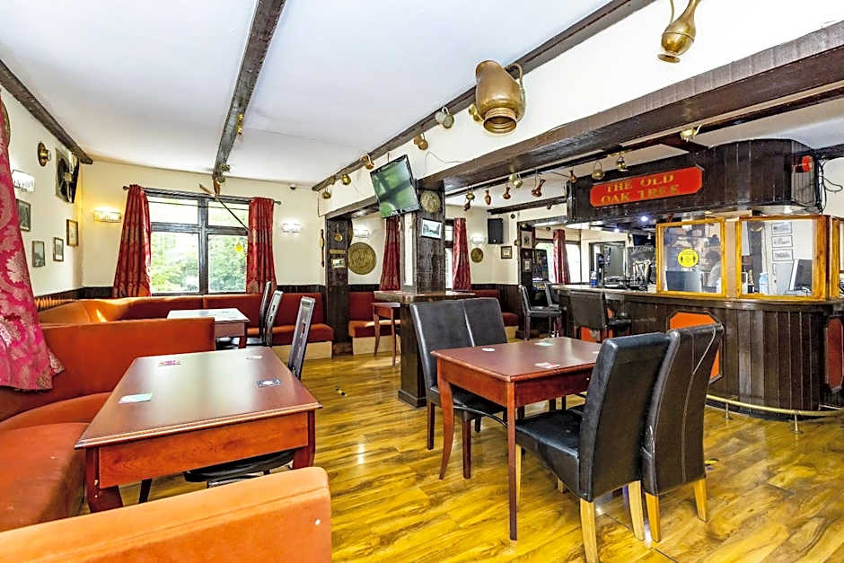 OYO Old Oak Tree Inn