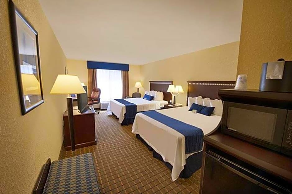 Holiday Inn Express and Suites Allentown West