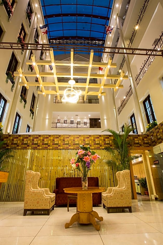THE ROYAL COURT HOTEL & SPA