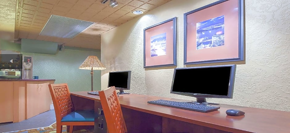 Howard Johnson Vancouver (CLOSED)