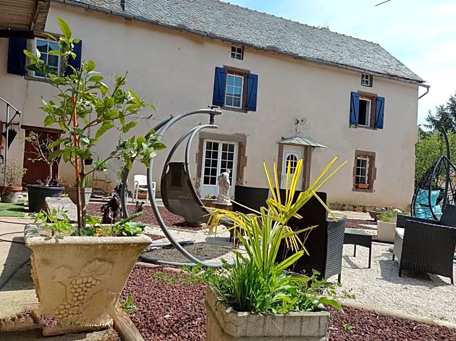 La Douce Parenthèse B&B entre bois et champs-Accueil motards