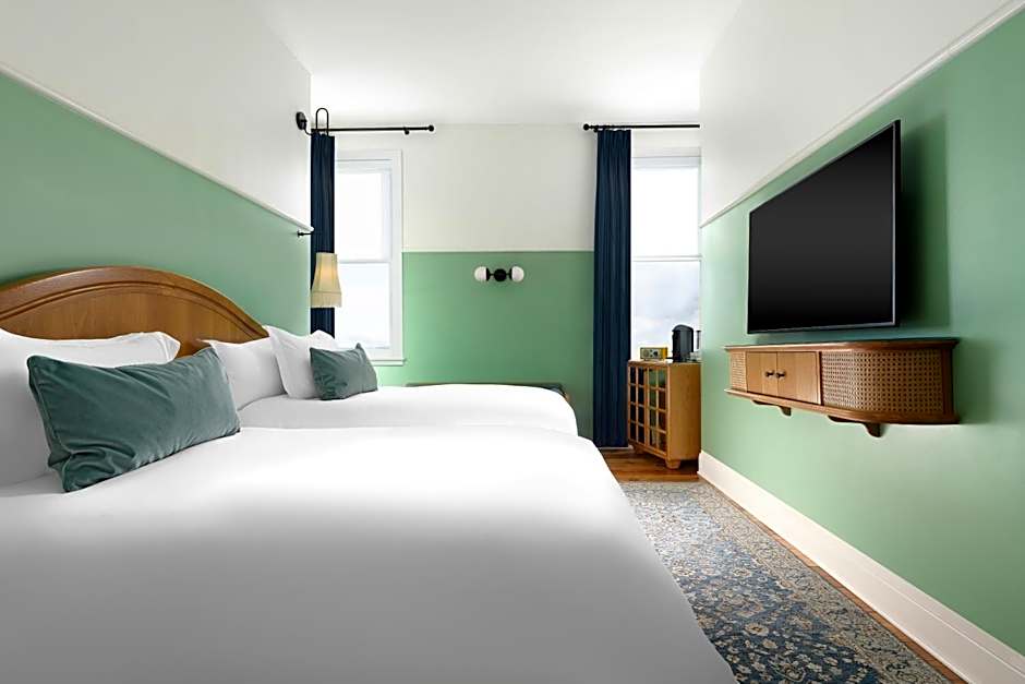 The Drayton Hotel Savannah, Curio Collection by Hilton