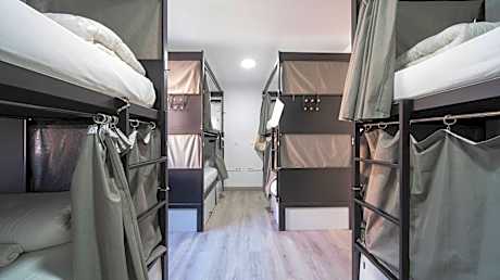 Bed in 8-Bed Mixed Dormitory Room