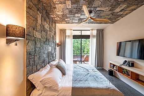 Jacuzzi Suite-1 King Bed