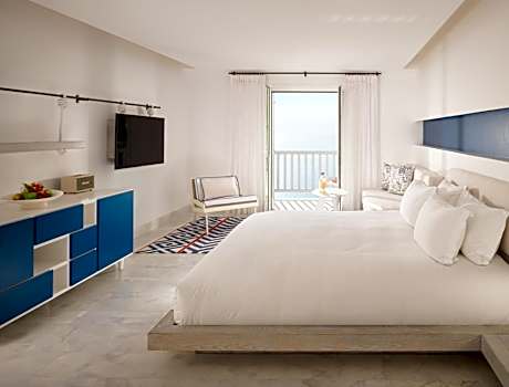 Panoramic Retreat Room