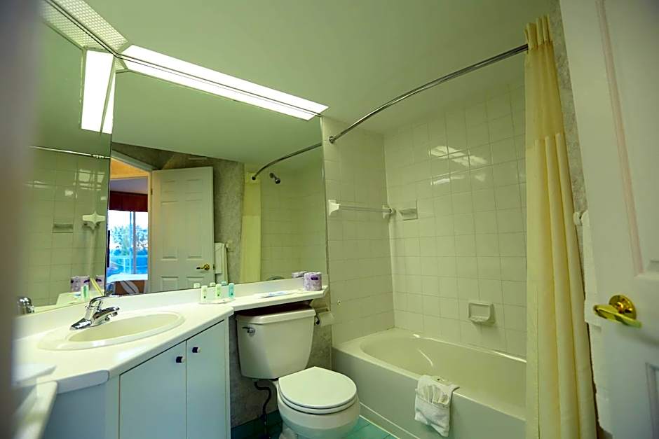 Quality Suites Ste Anne De Beaupre