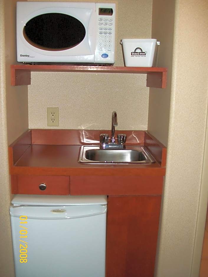 Days Inn by Wyndham Moose Jaw