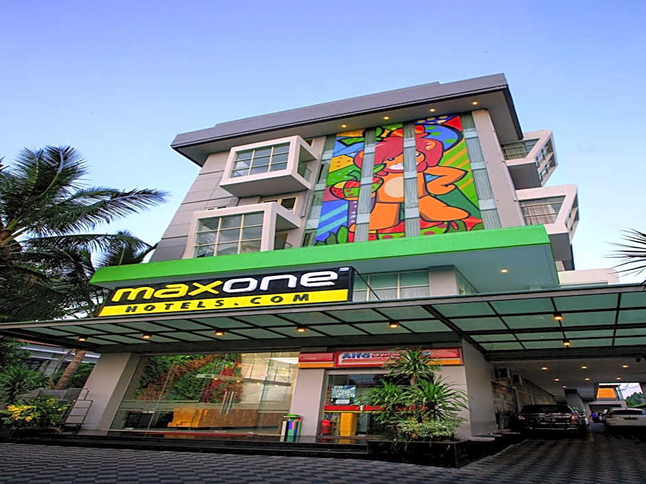 Ascent Hotel & Cafe Malang