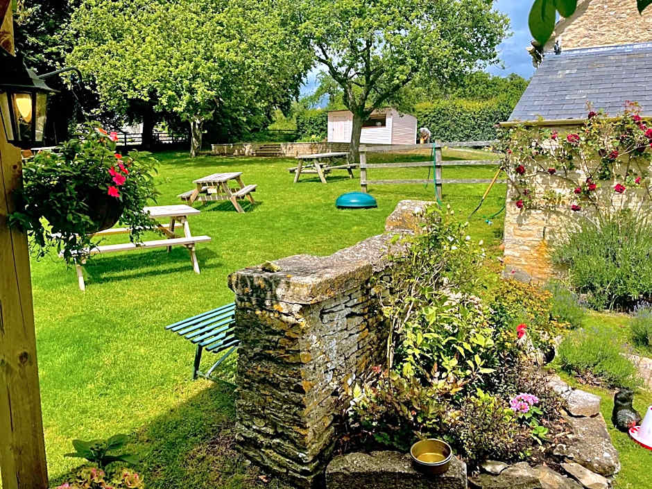 The Swan Inn Swinbrook