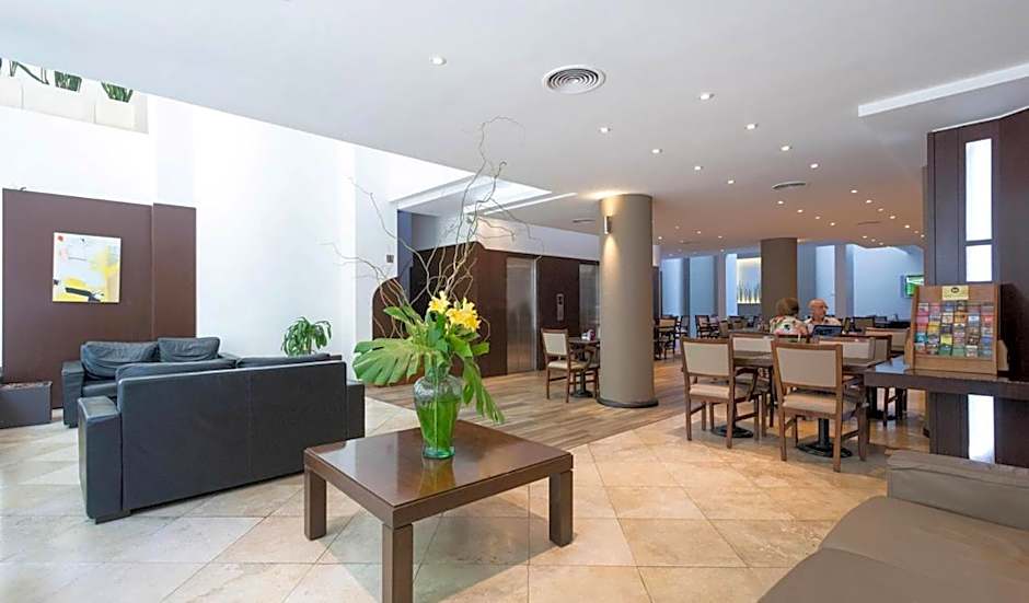 Urquiza Apart Hotel & Suites