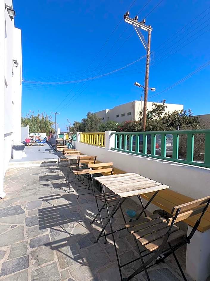 Fira Backpackers Place