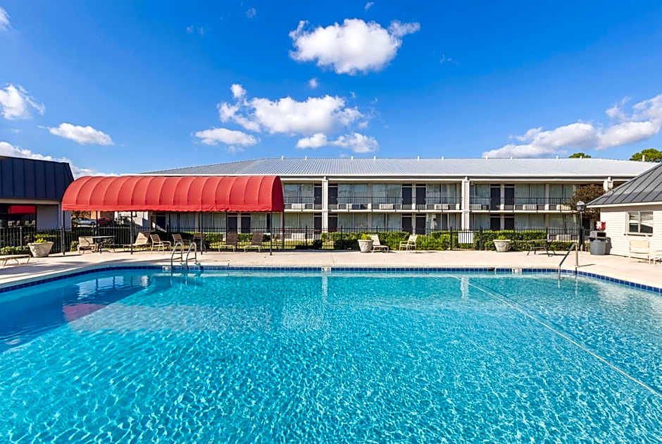 Ramada by Wyndham Houma