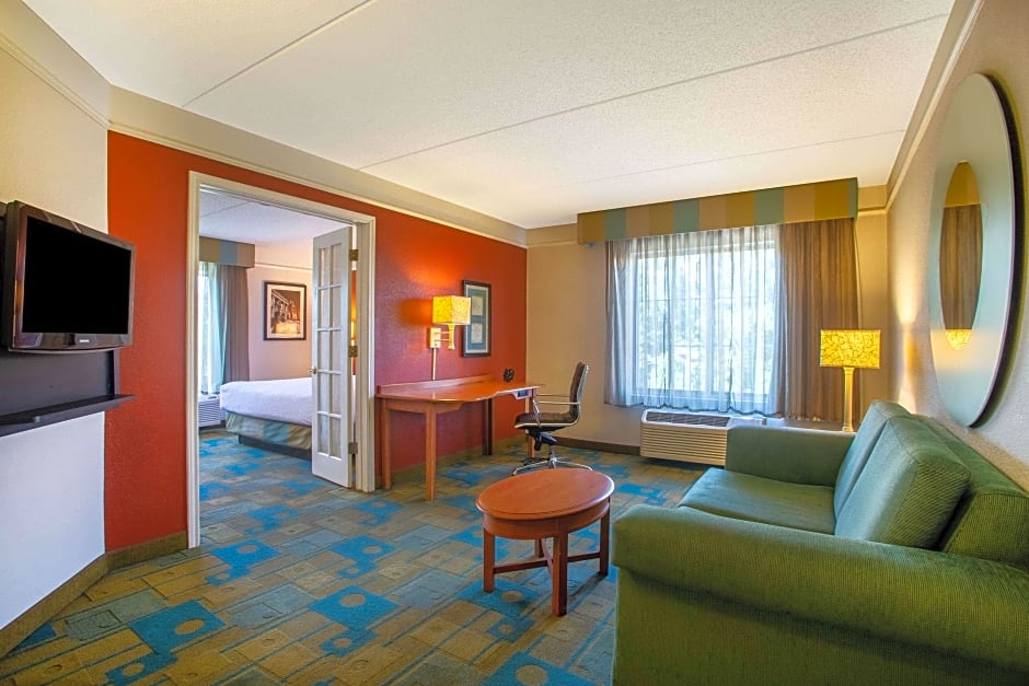 Photo 1 of 1 of Deluxe Executive 1 Bedroom 1 King Bed Suite