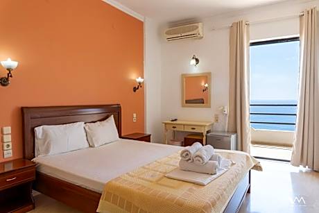 Double or Twin Room with Sea View