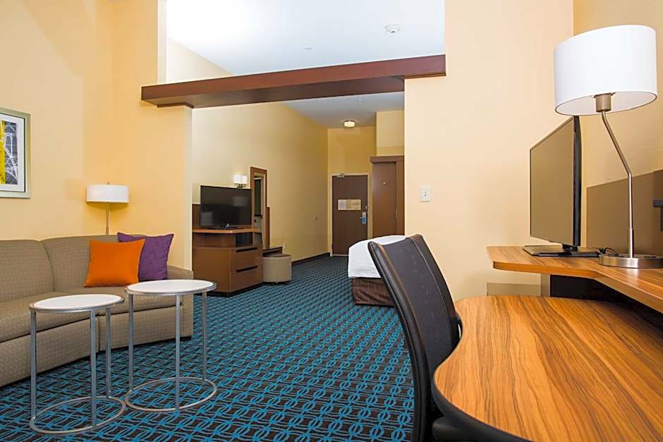 Fairfield Inn & Suites by Marriott Lincoln Southeast