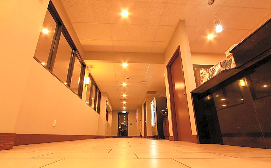 Super 8 by Wyndham Kelowna BC