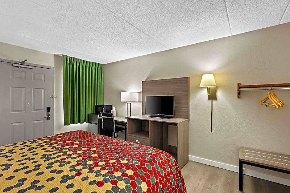 Photo 1 of 11 of 1 King Bed, Accessible, Nonsmoking