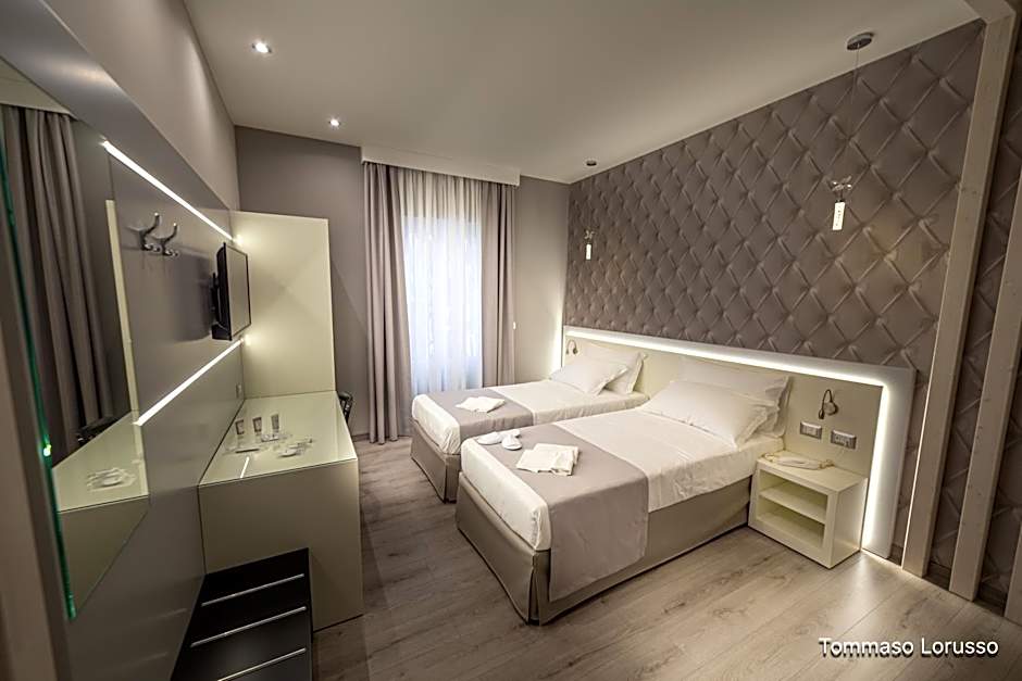 Photo 1 of 2 of Double Room
