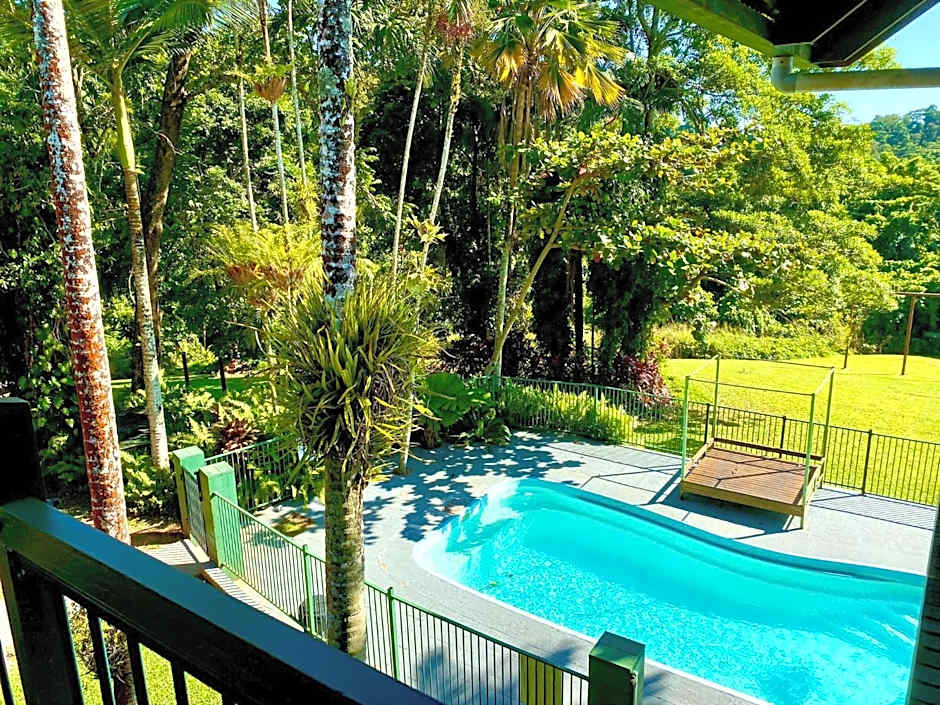 Jackaroo Treehouse Rainforest Retreat