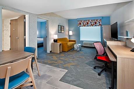 One-Bedroom King Suite with Bath Tub - Mobility Accessible