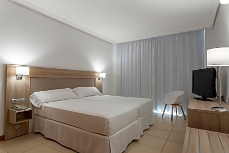 LANDI VILLAGE 1 ADULT + 1 CHILD