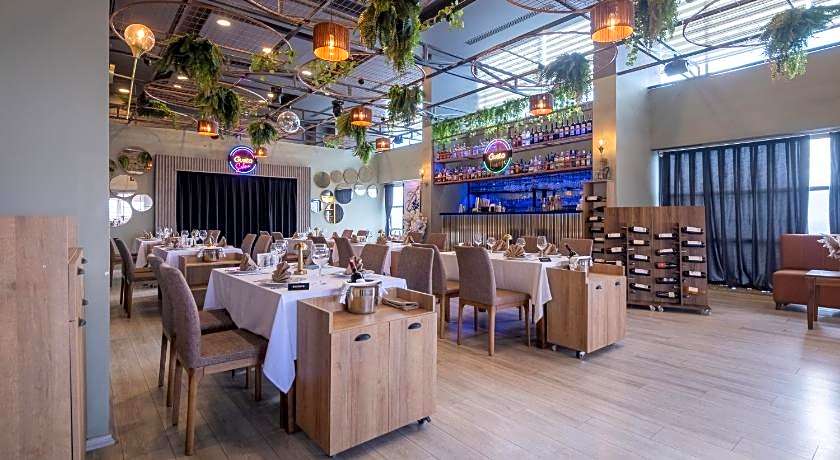 Parion Hotel