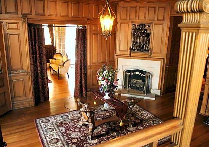 Alexander Mansion Bed & Breakfast