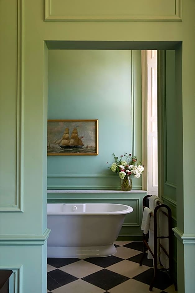 Dumbleton Hall