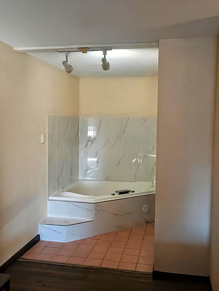 Bourbon Capital Inn