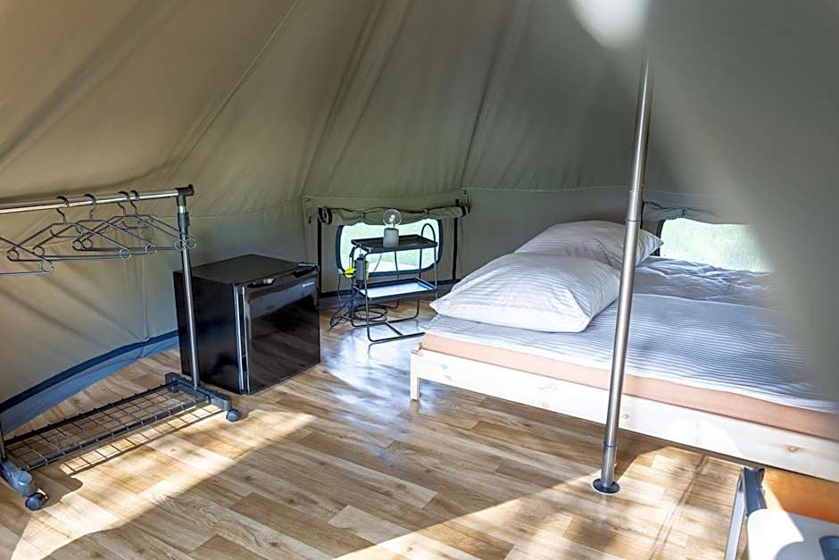 Beztroska Zatoka - ośrodek wypoczynkowy Jacuzzi & Sauna