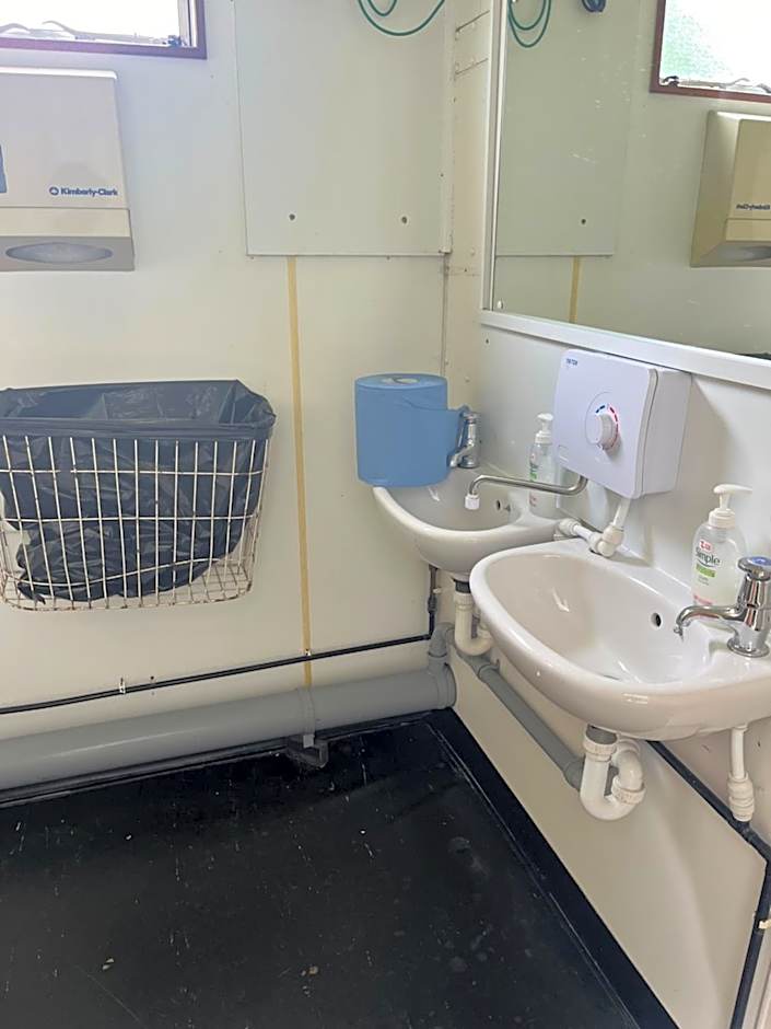 Ox Box Cabin Lyonshall Kington