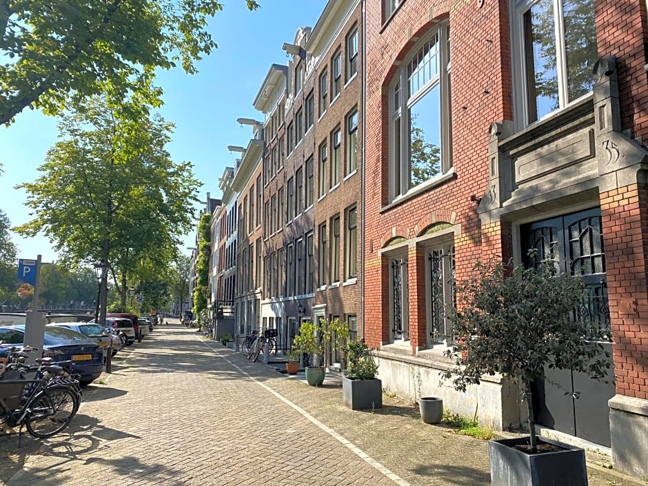 Amstel Boutique Studio