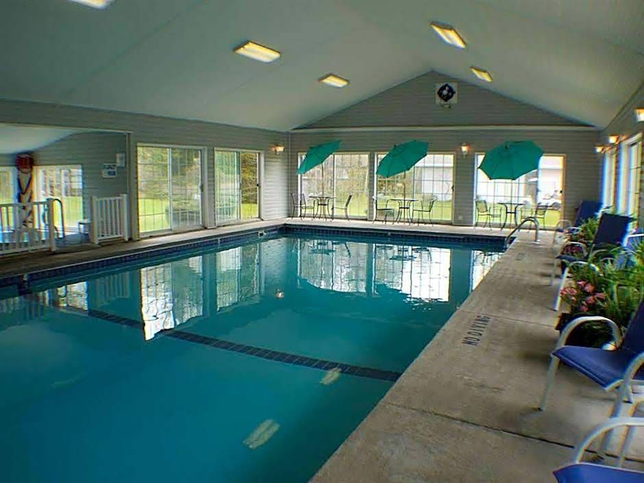 Clearwater Lakeshore Motel