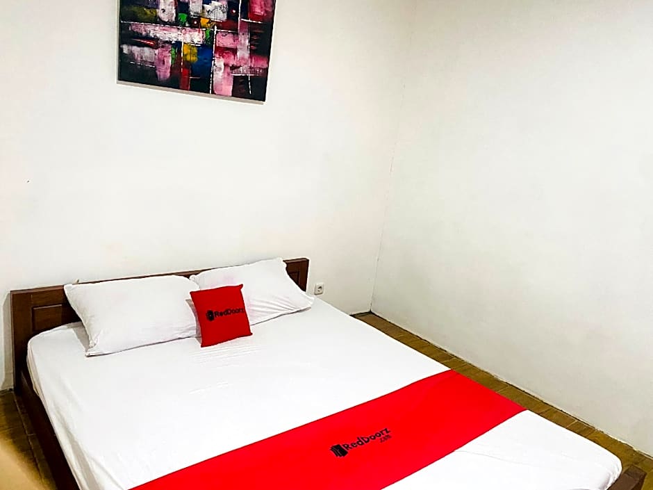 RedDoorz Syariah Near Wisata Durensewu Pandaan