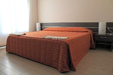 One-Bedroom Apartment (3 Adults)