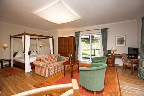 Junior Suite with Garden View
