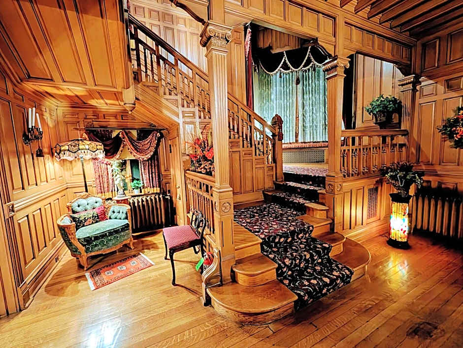 Alexander Mansion Bed & Breakfast