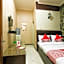 OYO 820 Abad Baru Hotel
